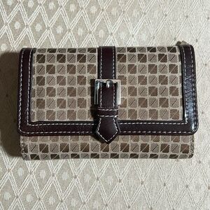 Nine & Company Buckle Wallet – Brown Geometric Pattern